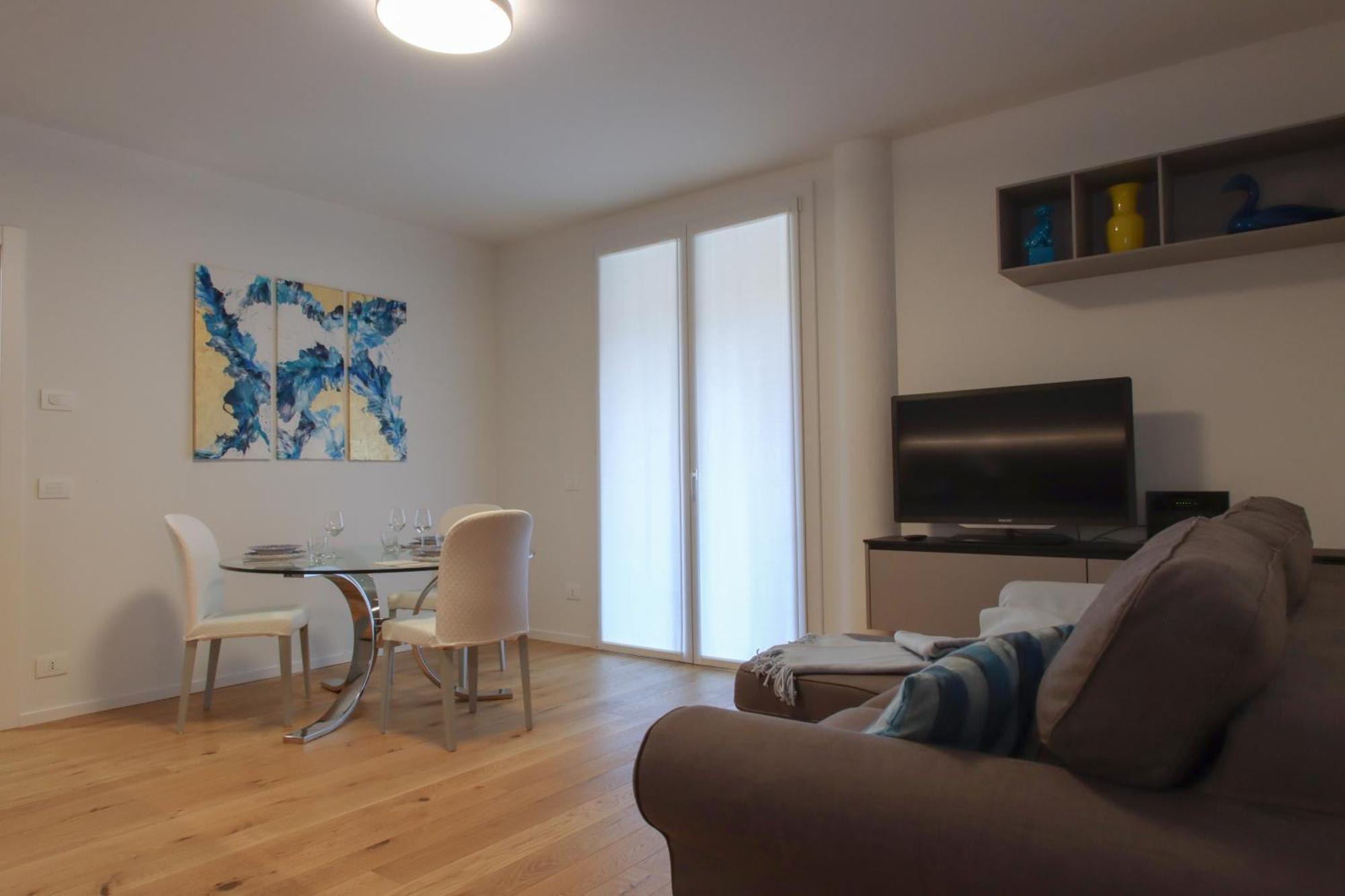 Apartament Casa Ardo Wifi & Free Parking In Lecco Center Zewnętrze zdjęcie
