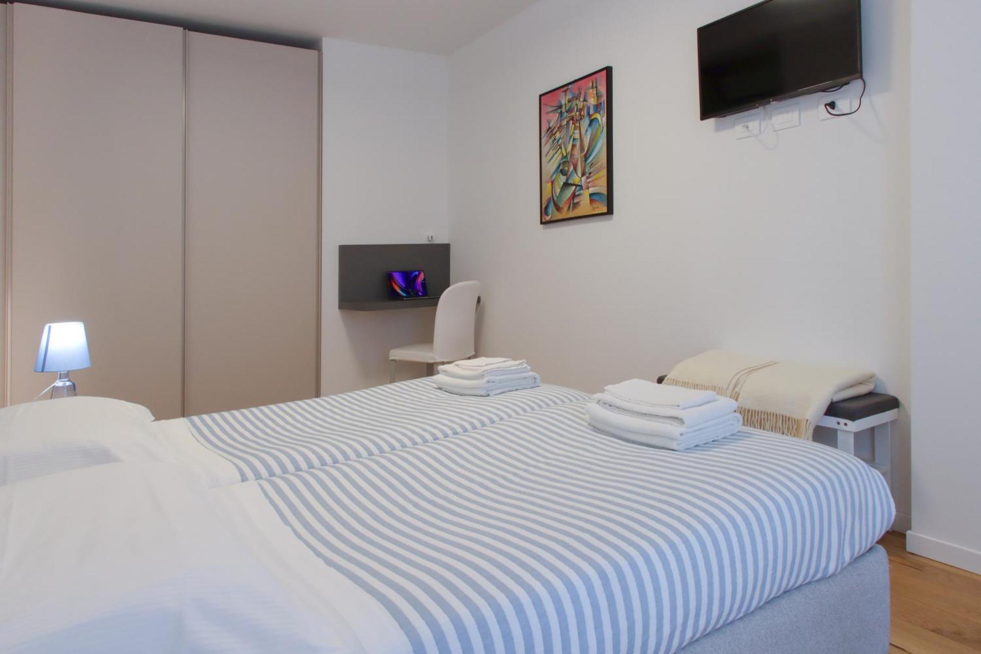 Apartament Casa Ardo Wifi & Free Parking In Lecco Center Zewnętrze zdjęcie
