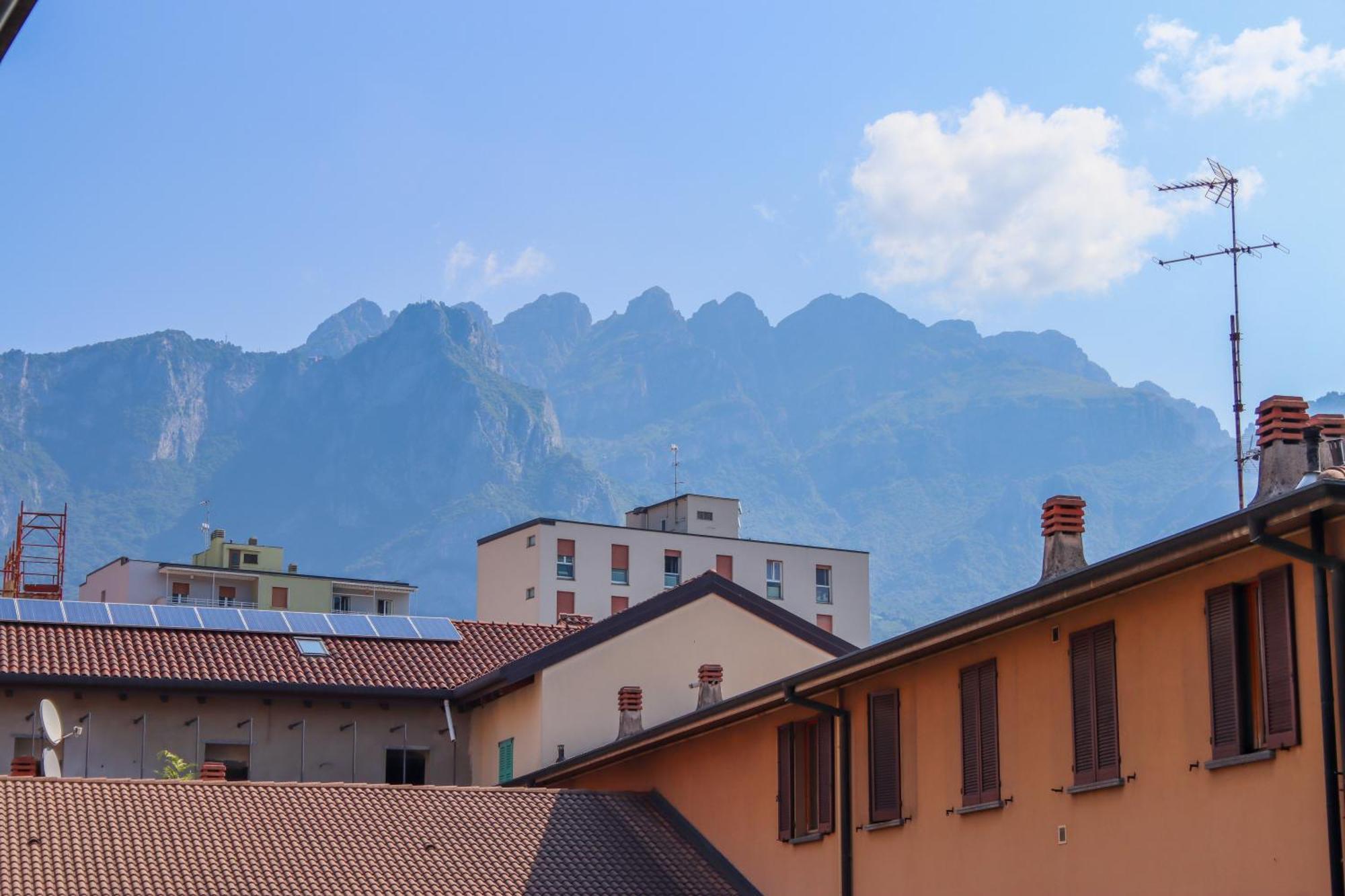 Apartament Casa Ardo Wifi & Free Parking In Lecco Center Zewnętrze zdjęcie