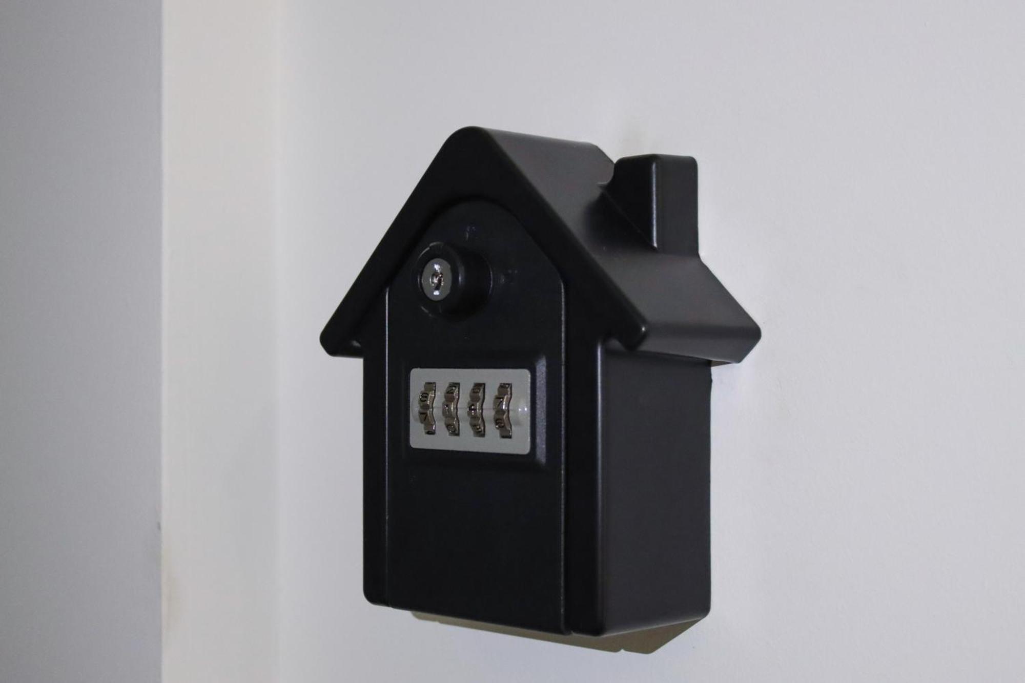 Apartament Casa Ardo Wifi & Free Parking In Lecco Center Zewnętrze zdjęcie