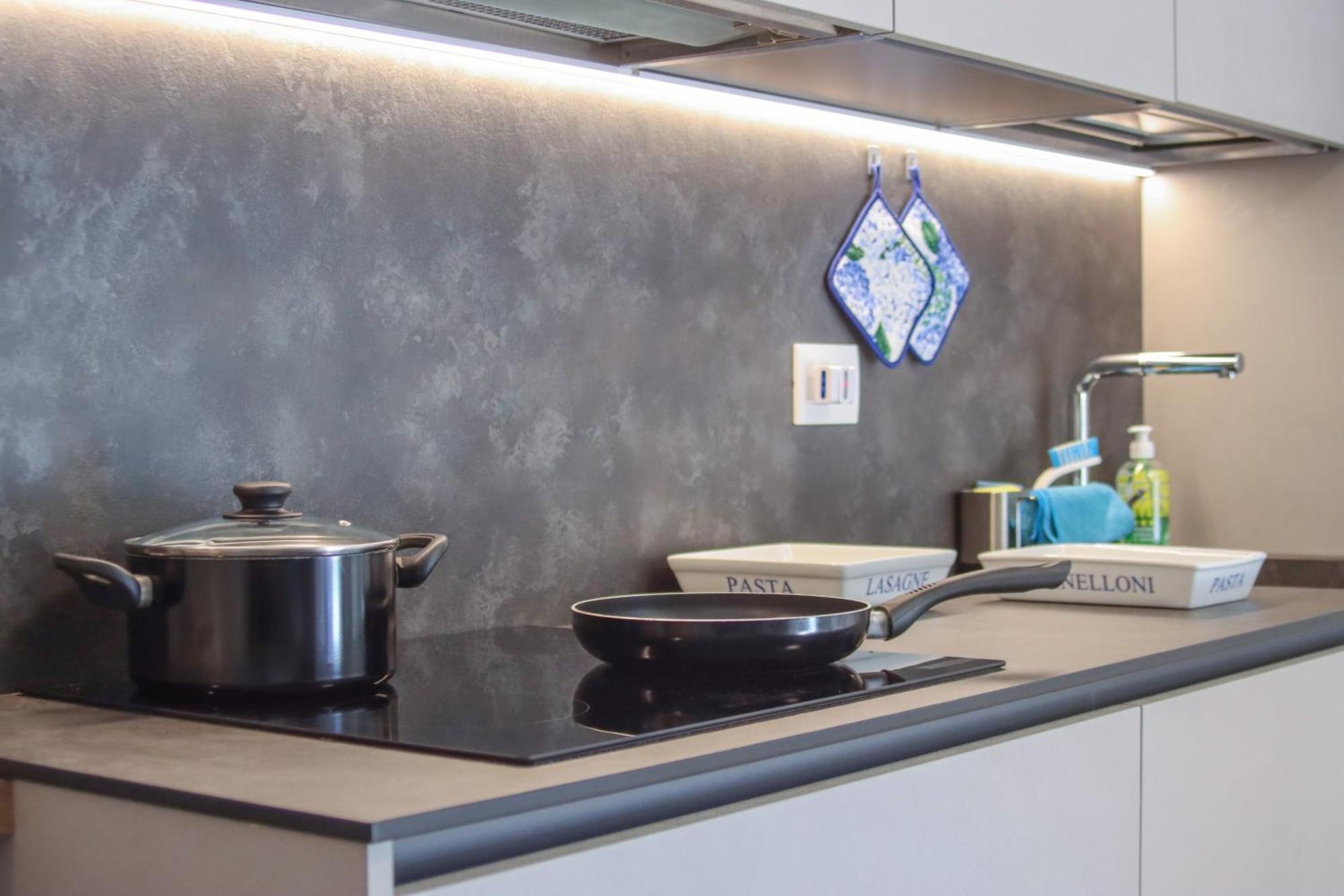 Apartament Casa Ardo Wifi & Free Parking In Lecco Center Zewnętrze zdjęcie